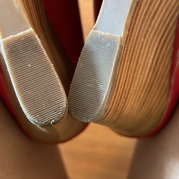 Pre-owned Maxstudio Patent Red shoes, Size 9 (for an 8 1/2 feet). Wore 1X. - Picture 11 of 12